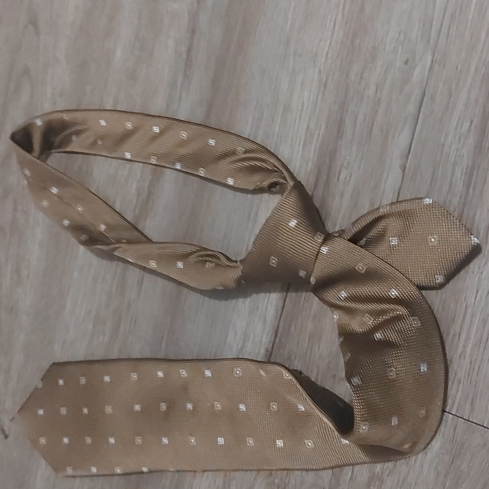 J.P. Tilford 100 % silk tie